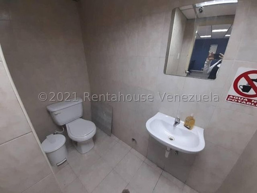 Imagen 8 de 30 de Local Comercial Amoblado: 4 Cubiculos, Area De Kitchenaid, 02 Baños, 107mts2. En Alquiler En Barquisimeto, Centro. Selena Pacheco Tlf. 04245197639. Cód. 22-14937. Lara, Venezuela