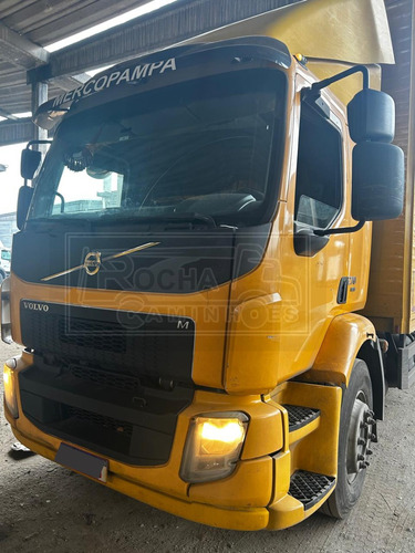 Volvo Vm 270 6x2 Com Baú Ano 2016