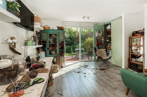 Casa En Venta De 6 Dorm. En Lo Barnechea