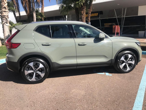 Volvo Xc40 B4 Plus Mild Hybrid
