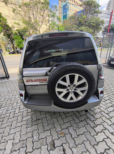 Mitsubishi Pajero TR4 2.0 4x4 Flex Aut. 5p