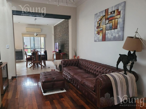 Imagen 3 de 30 de Casas De Estilo Moderno Y De Gran Categoría Constructiva . Bernal Centro