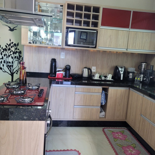 Casa Com 3 Quartos, Sendo 1 Suite E Mobiliada