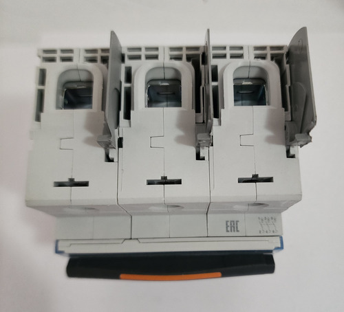 Interruptor Automatico 3p 16a Curva Ma 25ka Legrand 409882