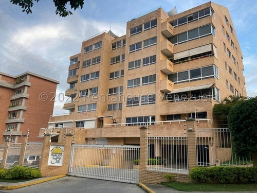 Excelente Apartamento En Lomas Del Sol Ubicado En Edificio Moderno #23-15242