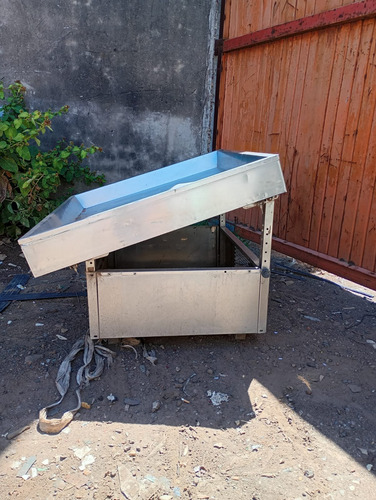 Mesa Acero Inoxidable Exhibidora Con Regulacion De Altura (Usado)