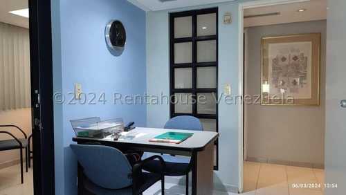 Excelente Consultorio/oficina En Alquiler En El Recreo