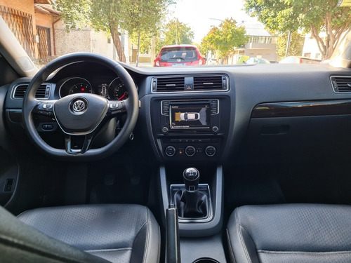 Volkswagen Vento 2.5 Luxury 170cv 2016