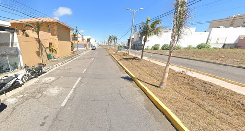 Amplia Casa En Venta En Av. Costa De Oro, Costa De Oro Veracruz, Veracruz. Cmr.