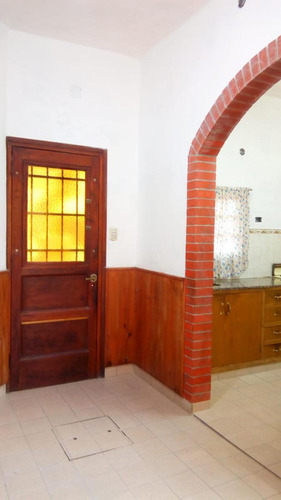 Venta - Casa 2 Dormitorios A Reciclar - Echesortu, Rosario.