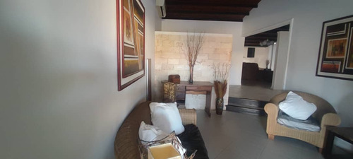 Se Vende Casa En Palma Real, Urb. Agua De Canto Ve02-1832st-ecam