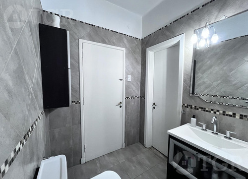 Casa 5 Ambientes En Avellaneda - Piñeyro-