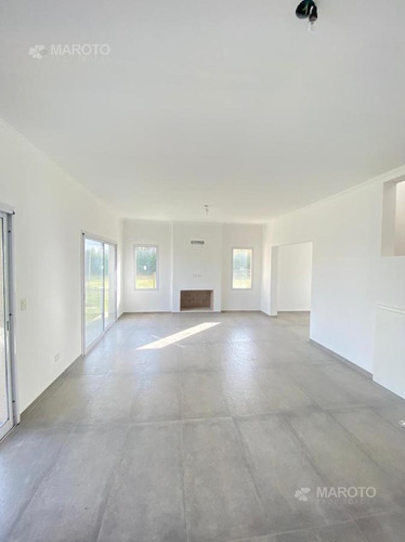 Imagen 13 de 22 de Casa En Venta En El Canton - Maroto Propiedades
