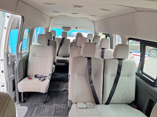 Nissan Urvan NISSAN URVAN 2.5 15 PASAJEROS AMPLIA Aa MT