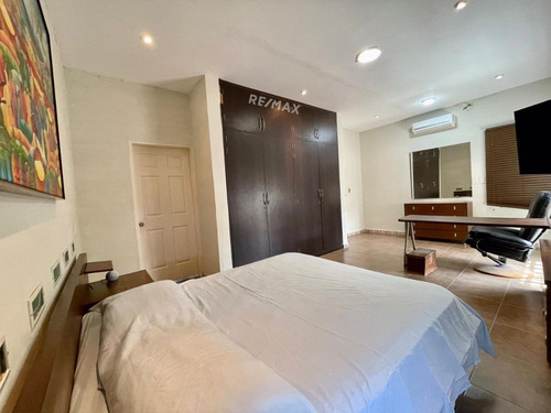 Re/max 2 Mil Vende Casa En La Espectacular Urbanización Vistamar, Agua De Vaca, Con Zona Residencial