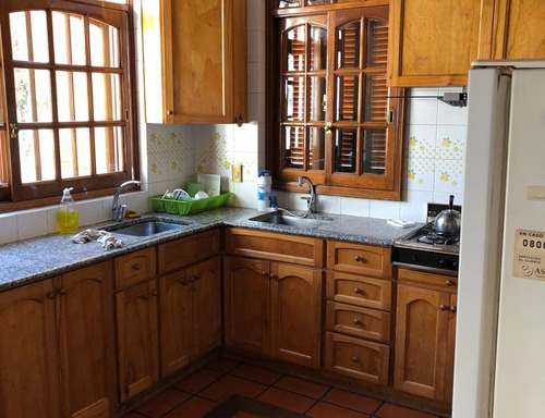 Imponente Casa De Estilo En Alvear Y Mendoza