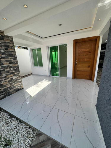 Vendo Hermosa Casa Prox. A La Ecológica