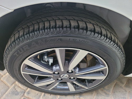 Imagem 13 de 13 de Nissan March Sl 1.6 Automatic Flex 2019/2020 Branco Completo