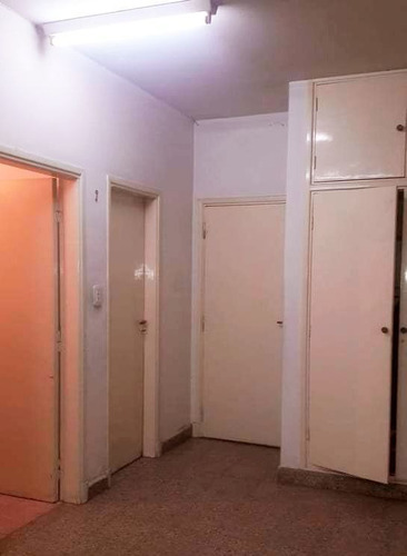 Imagen 12 de 18 de Venta De Amplia Casa Céntrica C/ Cochera En Cosquín