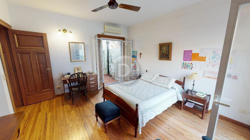 Imagen 17 de 25 de Casa Colonial, Impecable Estado, Con Jardin.