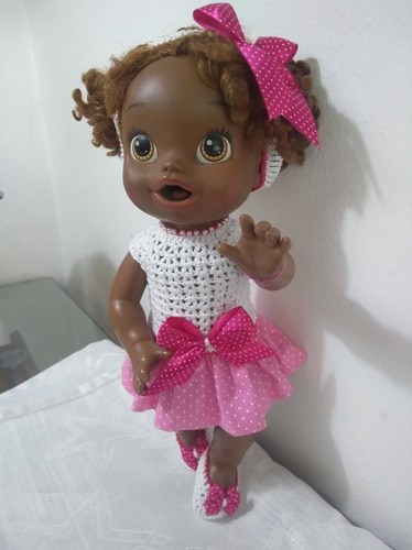 Roupa Baby Alive Em Crochê E Pano Rosa E Branca Com Tiara