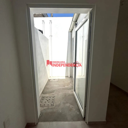 Apartamento 1 Dormitorio Con Patio Y Cochera A Estrenar