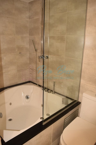 Apartamento En Peninsula, 2 Dormitorios *- Ref: 2221