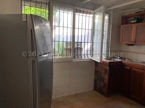 Imagen 10 de 18 de Casa Comercial Centro Barquisimeto, Todos Los Servicios, Excelente Ubicación, Para Uso Comercial O Residencia. Inf. 0424-5620928 Flex 22-11804 Z25