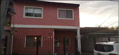 Casa En Venta, 2 Plantas, Parque, Pileta, Quincho.