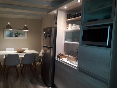 Casa En Venta - 3 Dormitorios 2 Baños - 200mts2 - Azul