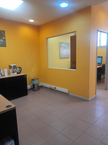 Importante Galpón/depósito Con Oficinas En Castelar Norte