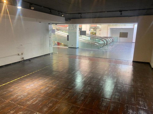 Local Comercial En Strip Center Paseo El Tamarugo - Vitacura