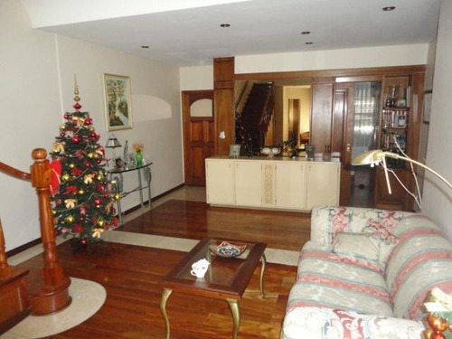 Imagen 4 de 29 de Venta - Parque Chacabuco - Casa De 242m2 Cubiertos Con Piscina, Jardín Y Quincho