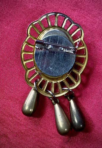 Prendedor Vintage Con Colgantes Dorado (Usado)