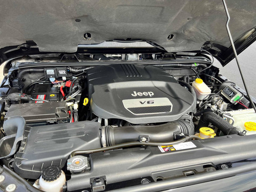 Imagen 20 de 25 de Jeep Wrangler 2015 3.6 Rubicon 284hp Atx