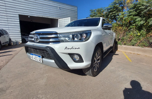 Imagen 1 de 14 de Toyota Hilux 2.8 Cd Srx 177cv 4x4 2017