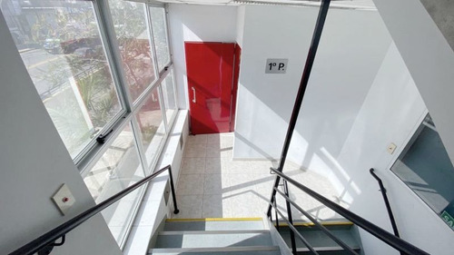 Imagen 9 de 16 de Oficina En Alquiler En Villa Pueyrredón