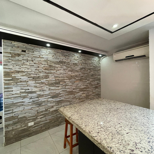 En Venta Pent-house Duplex En El Conjunto Resd. Valle Topacio, Municipio San Diego Estado Carabobo / Venezuela Emer.
