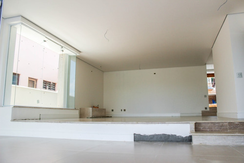 Imagem 12 de 21 de Rrcod3499 - Casa 390mts Condominio Residencial 5 - 4 Suítes - 6 Vagas (nunca Habitada) - Oportunidade - Ótima Localização - Rr3499 - 69404036