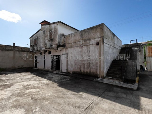 Galpones En Venta Cabudare, Gisselle Lobo Vende 02 Galpones De 485m2 Posee Sala Comedor Cocina Y Terraza Planta Electrica Luz Trifasica Cava Cuarto 2 4 4 6 5 2