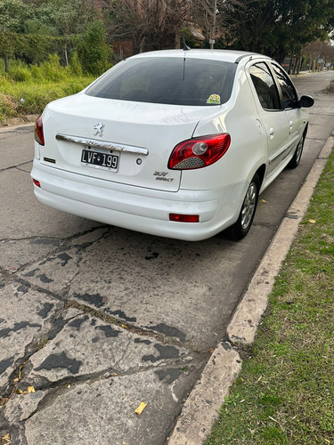 Peugeot 207 1.4 Sedan Allure 75cv
