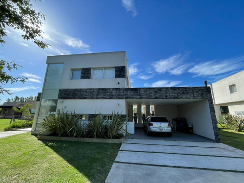Imagen 1 de 30 de Casa 5 Amb. Con Piscina Terravista