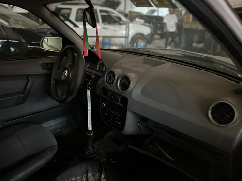 Volkswagen Gol Power 1.4n 5p Chocado Un Guardabarro Funciona