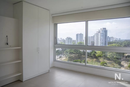 Le Parc Punta Del Este, Torre De Categoría Frente Al Mar. Departamento De 2 Dormitorios En Suite