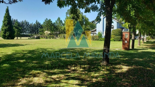 Importante Lote En Club De Campo Las Cañuelas