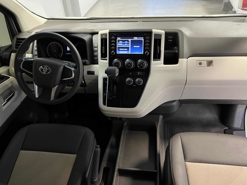 Imagen 6 de 9 de Toyota Hiace 2021 2.8 Tdi Commuter 6at 14a