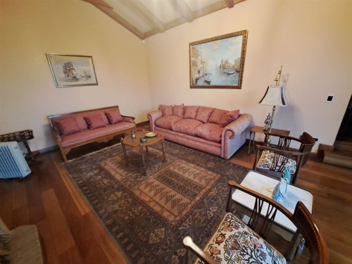 Casa En Venta De 4 Dorm. En Las Condes