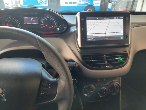 Imagen 10 de 17 de Peugeot 208 2018 1.6 Allure Tiptronic 2018
