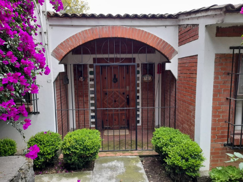 Casa En Venta A 2 Calles De La Carretera Libre A Cuernavaca