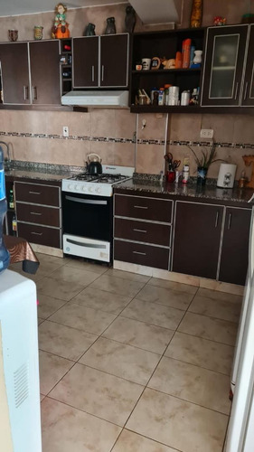Imagen 2 de 21 de Casa De 4 Ambientes En Bella Vista